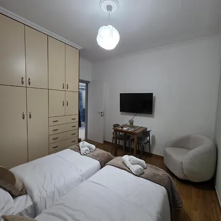 Quiet Corner Apartments, Delijorgji アパート ティラナ