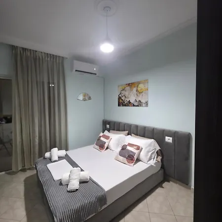 Quiet Corner Apartments, Delijorgji *