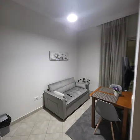 Quiet Corner Apartments, Delijorgji