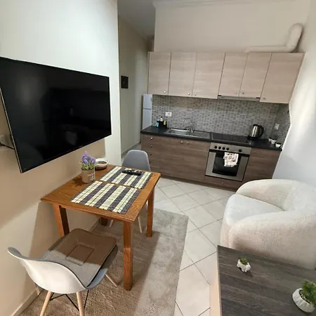 Quiet Corner Apartments, Delijorgji *