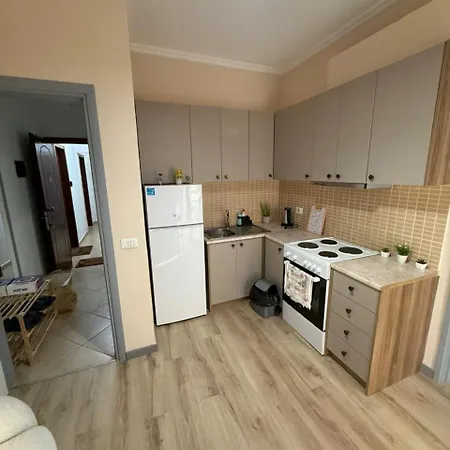 Quiet Corner Apartments, Delijorgji * Tirana
