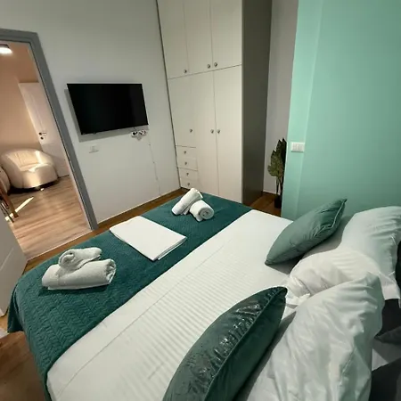 Quiet Corner Apartments, Delijorgji *