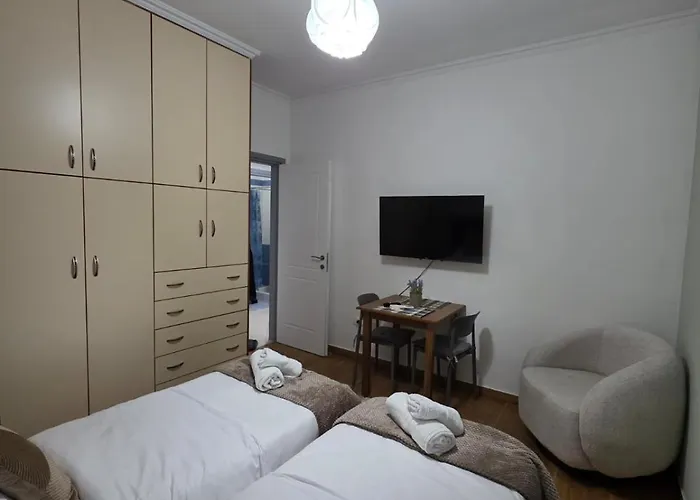 Quiet Corner Apartments, Delijorgji アパート ティラナ