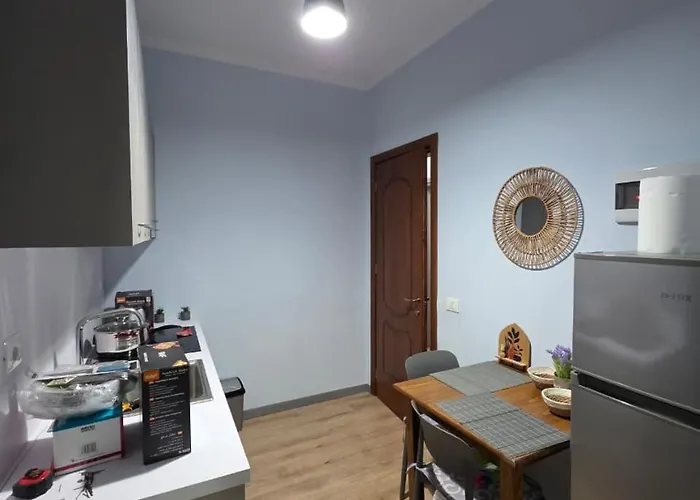 Quiet Corner Apartments, Delijorgji アパート *