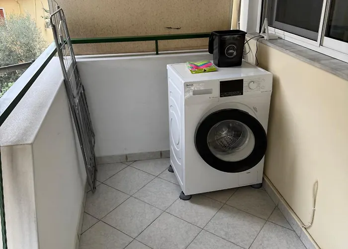 アパート Quiet Corner Apartments, Delijorgji